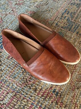 Frye Melanie Slip On Flats Women's Shoes Size Cognac Brown Leather US Size 6.5M